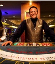 casino dealer salary